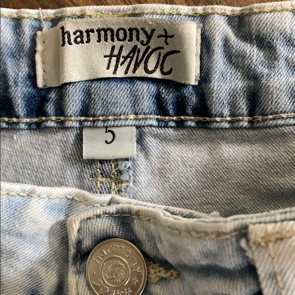 Harmony&Havoc embroidered cutoffs - Picture 6 of 6